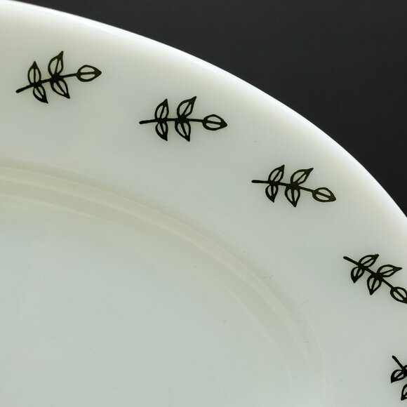 Pyrex PYR2 Green Leaf Platter Corning White Serving Plate Green Leaf Band - Picture 2 of 6